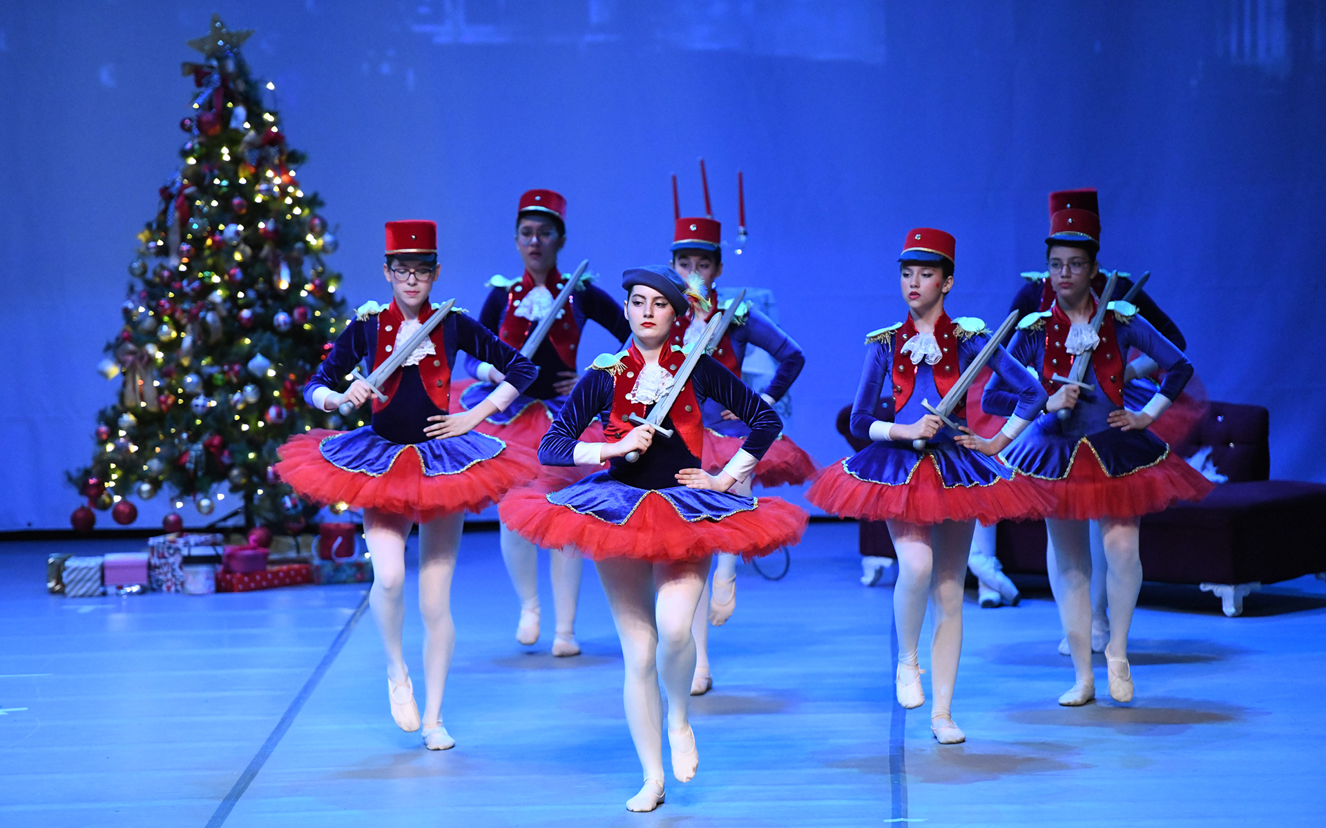 SİHİRLİ PABUÇLAR BALE OKULU